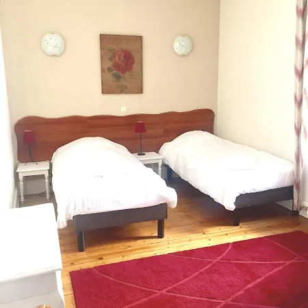 45 Avenue Des Vosges 3pc Apartment *