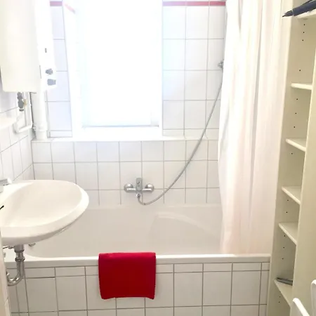 45 Avenue Des Vosges 3pc Apartment *